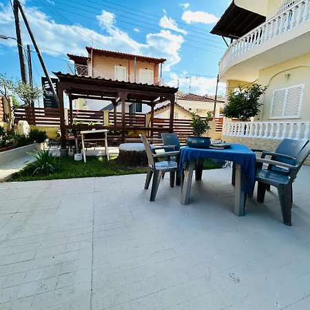 Next To The Beach Apartments Ofrínion Exterior foto